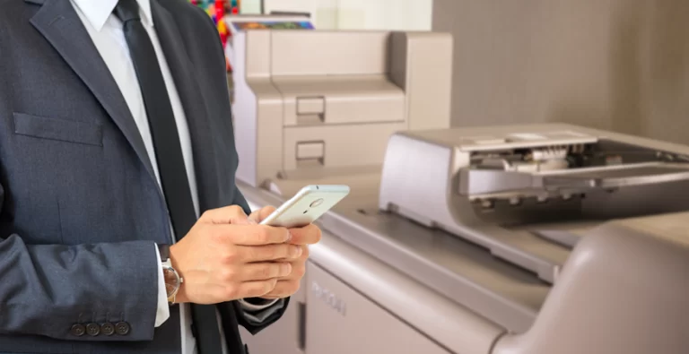 Adeus, Servidor de Impressão: Por que a Impressão em Nuvem é Essencial no Trabalho Híbrido